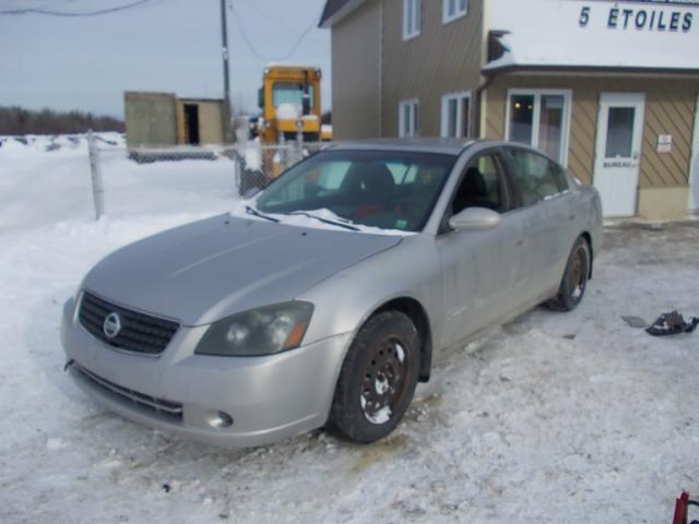 1N4AL11DX3C223884 - 2003 NISSAN ALTIMA BAS SILVER photo 2