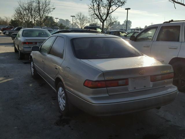 JT2BF22K3W0094328 - 1998 TOYOTA CAMRY CE GRAY photo 3