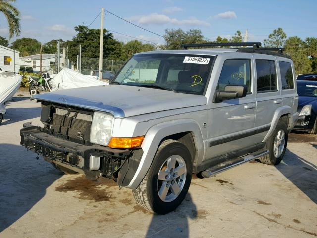 1J8HH48K78C190956 - 2008 JEEP COMMANDER SILVER photo 2