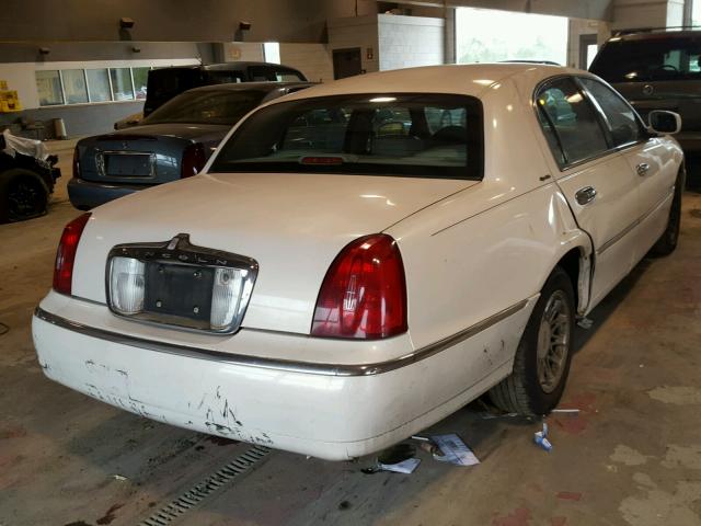 1LNHM82W4XY662582 - 1999 LINCOLN TOWN CAR S WHITE photo 4