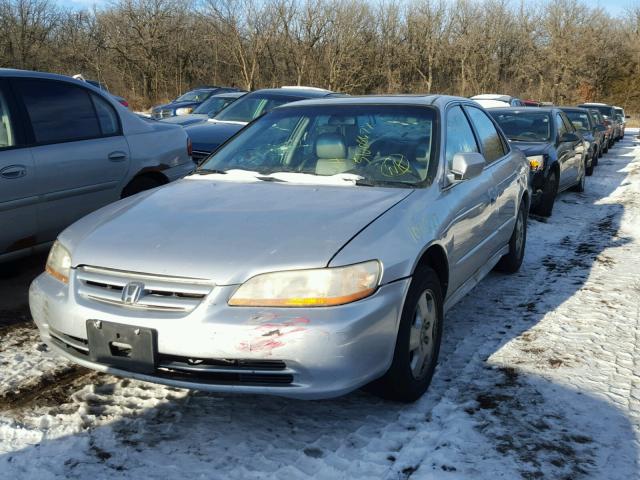 1HGCG16571A015979 - 2001 HONDA ACCORD EX SILVER photo 2