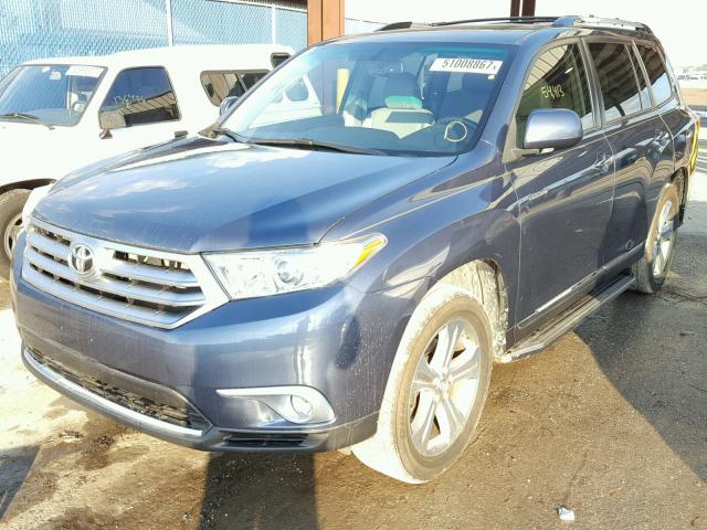 5TDYK3EH5DS131196 - 2013 TOYOTA HIGHLANDER BLUE photo 2