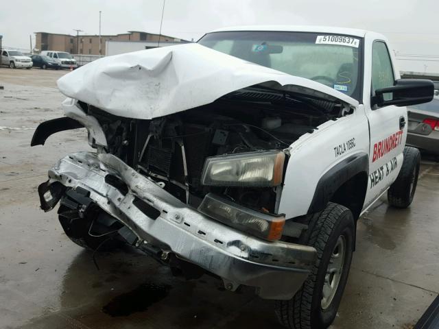 1GBHC24U66E177123 - 2006 CHEVROLET SILVERADO WHITE photo 2