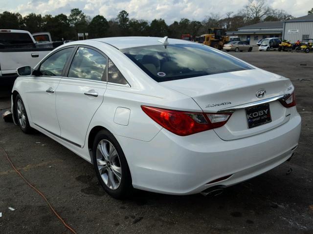 5NPEC4AB0BH307744 - 2011 HYUNDAI SONATA SE WHITE photo 3