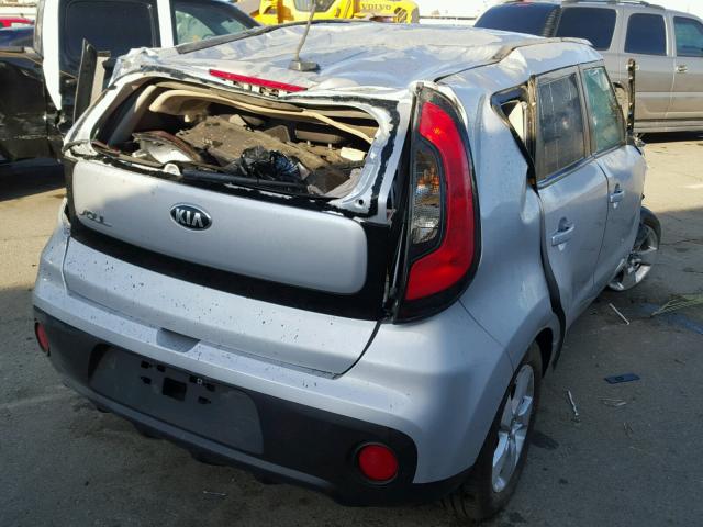 KNDJN2A27H7482602 - 2017 KIA SOUL SILVER photo 4