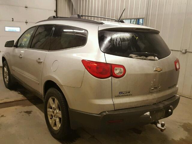 1GNEV23D19S124496 - 2009 CHEVROLET TRAVERSE L SILVER photo 3