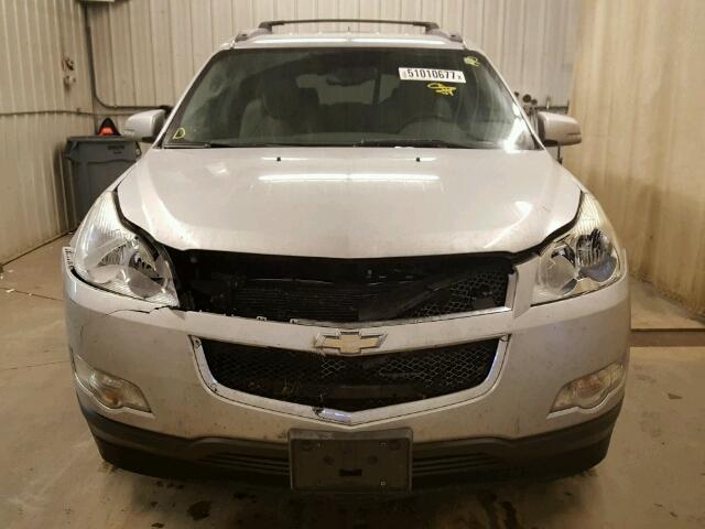 1GNEV23D19S124496 - 2009 CHEVROLET TRAVERSE L SILVER photo 9