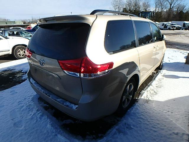 5TDKK3DC0ES417065 - 2014 TOYOTA SIENNA LE TAN photo 4