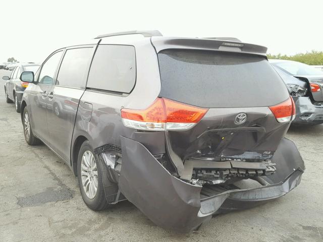 5TDYK3DC5DS384234 - 2013 TOYOTA SIENNA XLE CHARCOAL photo 3