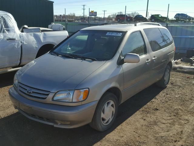 4T3ZF13C71U400622 - 2001 TOYOTA SIENNA LE GOLD photo 2