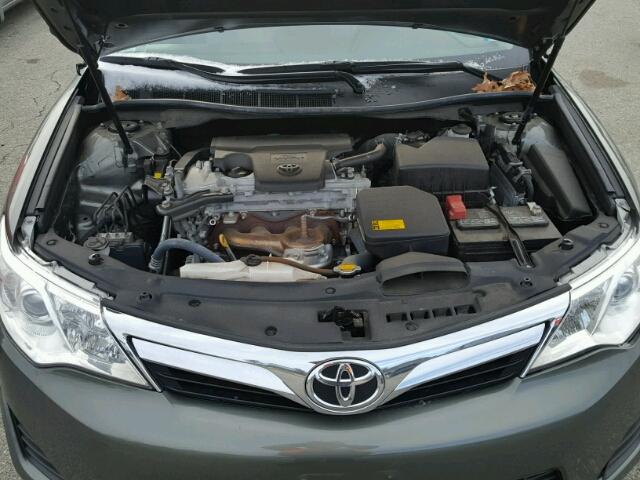 4T4BF1FK7ER441941 - 2014 TOYOTA CAMRY L GRAY photo 7