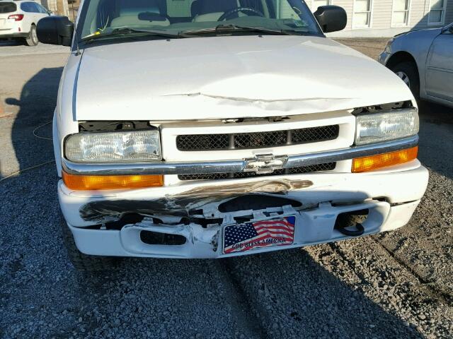 1GNDT13X54K157466 - 2004 CHEVROLET BLAZER WHITE photo 9