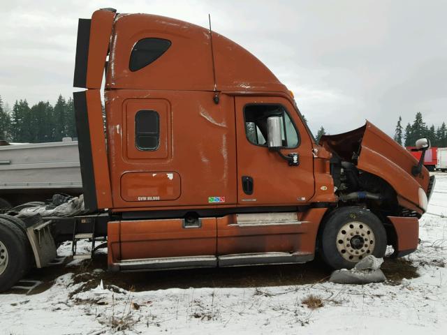 1FUJGLDR5CSBC5120 - 2012 FREIGHTLINER CASCADIA 1 BROWN photo 9