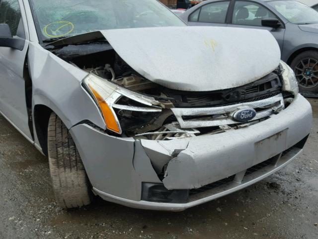 1FAHP35N09W179564 - 2009 FORD FOCUS SE SILVER photo 9