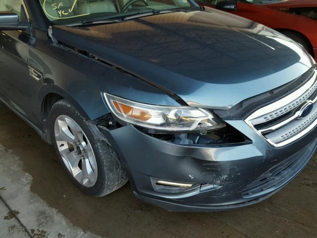 1FAHP2EW3AG132563 - 2010 FORD TAURUS SEL BLUE photo 9