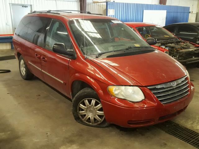 2A4GP54L06R617158 - 2006 CHRYSLER TOWN & COU RED photo 1