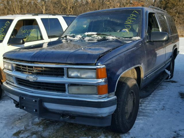 1GNEK13R7XJ358465 - 1999 CHEVROLET TAHOE K150 BLUE photo 2