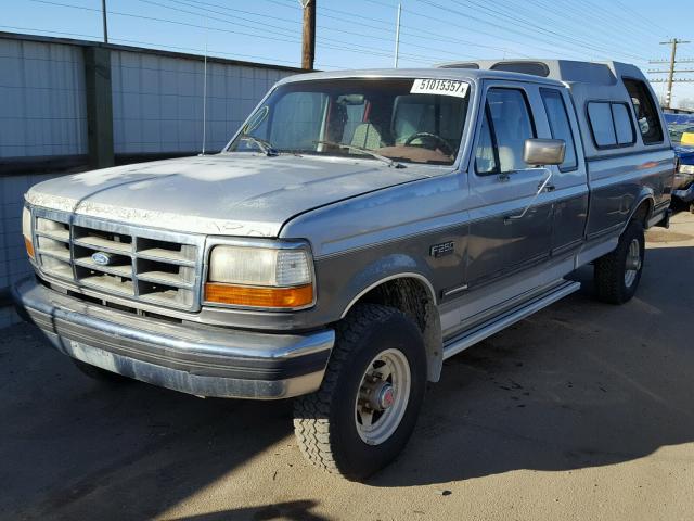 1FTHX26M8NKB51460 - 1992 FORD F250 GRAY photo 2