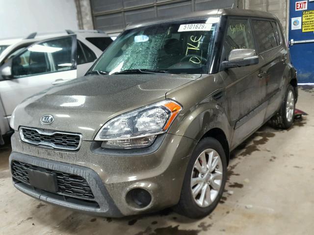 KNDJT2A6XC7426218 - 2012 KIA SOUL + GREEN photo 2