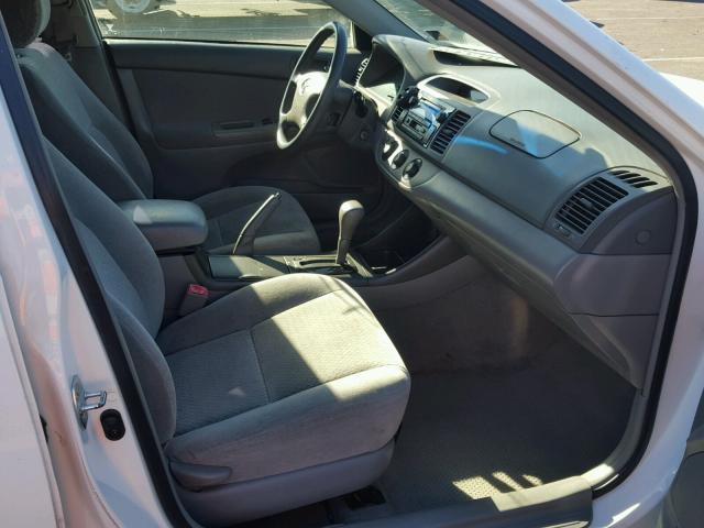 4T1BE32K44U306042 - 2004 TOYOTA CAMRY LE თეთრი ფოტო 5