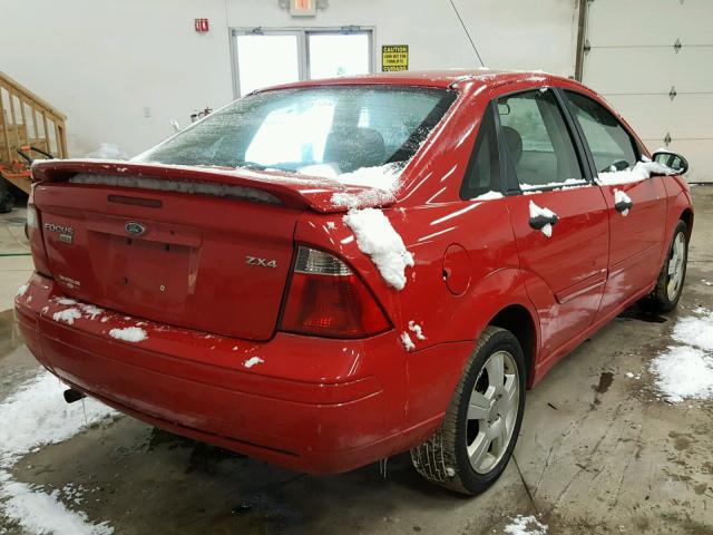 1FAFP34N36W160530 - 2006 FORD FOCUS ZX4 RED photo 4