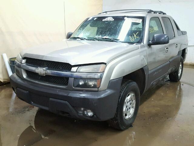 3GNEK13T23G153398 - 2003 CHEVROLET AVALANCHE SILVER photo 2