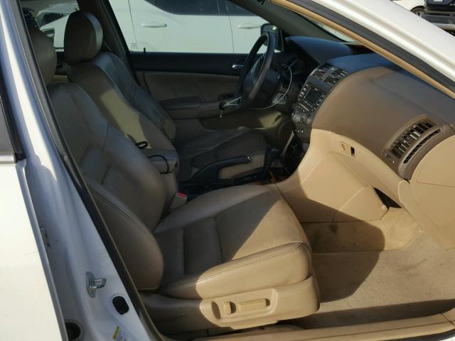 1HGCM66554A095728 - 2004 HONDA ACCORD EX WHITE photo 5