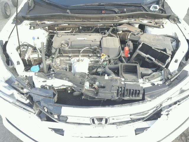 1HGCR2F58HA209138 - 2017 HONDA ACCORD SPO WHITE photo 7