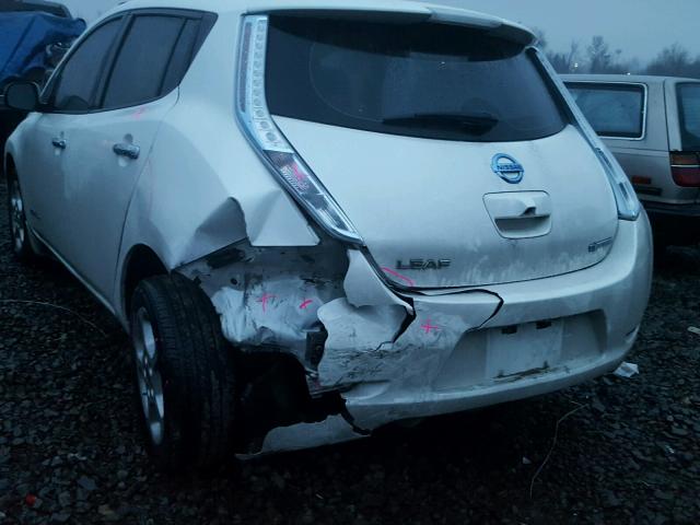 1N4AZ0CP6DC418978 - 2013 NISSAN LEAF S WHITE photo 9