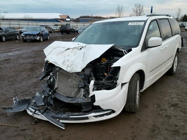 2C4RC1BG0GR293641 - 2016 CHRYSLER TOWN & COU WHITE photo 2