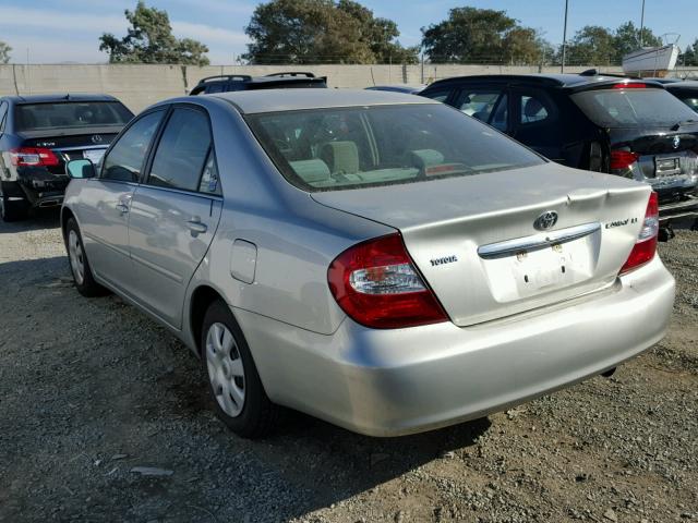 4T1BE32K62U103988 - 2002 TOYOTA CAMRY LE SILVER photo 3