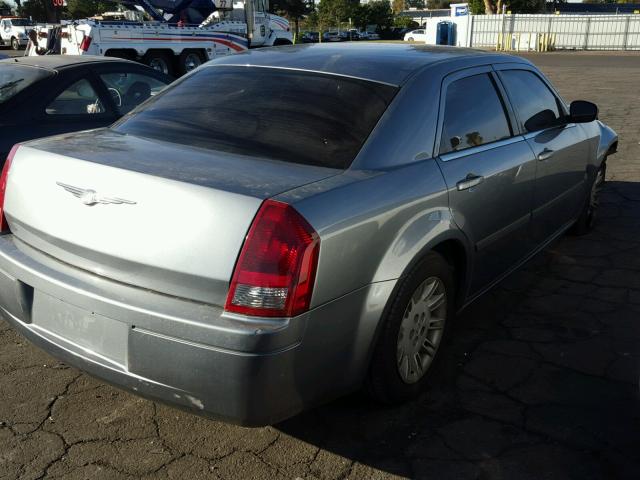 2C3KA43R76H505663 - 2006 CHRYSLER 300 GRAY photo 4