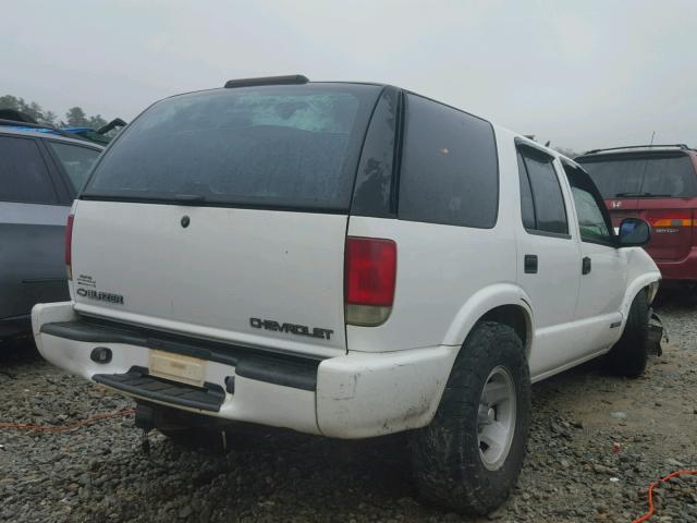 1GNDT13W4WK258699 - 1998 CHEVROLET BLAZER WHITE photo 4