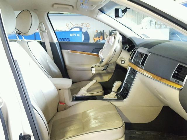 3LNHL2GC4CR809474 - 2012 LINCOLN MKZ WHITE photo 5