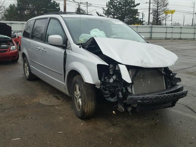 2D4RN5D19AR434405 - 2010 DODGE GRAND CARA SILVER photo 1