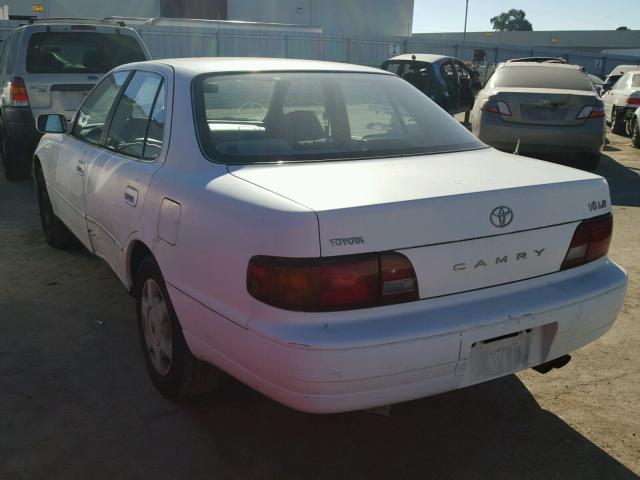 4T1BF12K3TU868899 - 1996 TOYOTA CAMRY LE WHITE photo 3