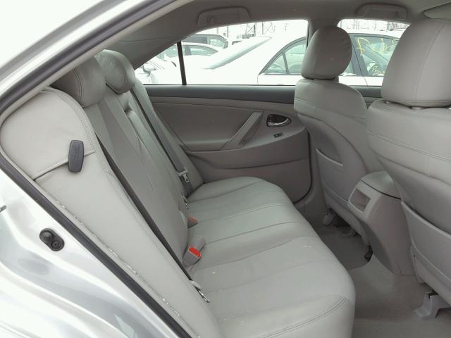 4T1BF3EK8BU697380 - 2011 TOYOTA CAMRY BASE SILVER photo 6
