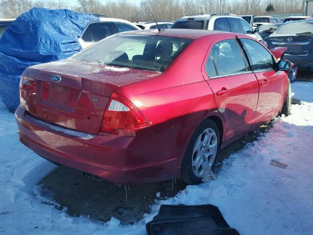 3FAHP0HA0AR388026 - 2010 FORD FUSION SE RED photo 4