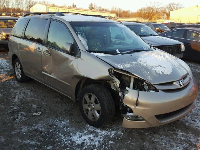 5TDZK22C07S029770 - 2007 TOYOTA SIENNA XLE GOLD photo 1