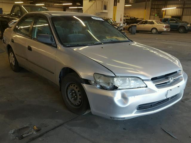 1HGCF8642XA043913 - 1999 HONDA ACCORD DX SILVER photo 1