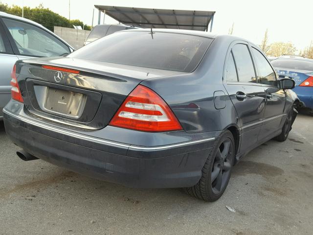 WDBRF64J95F723439 - 2005 MERCEDES-BENZ C 320 BLACK photo 4