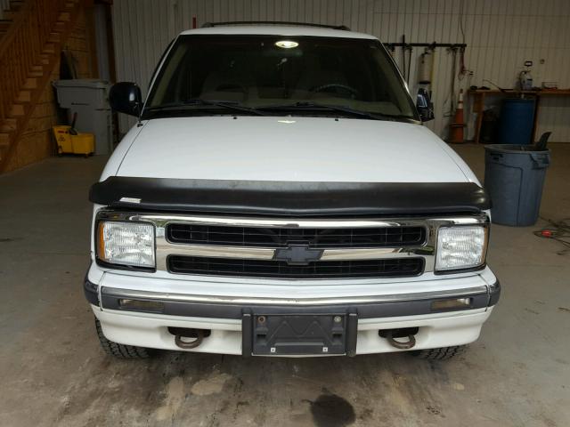 1GNDT13W0S2113119 - 1995 CHEVROLET BLAZER WHITE photo 9