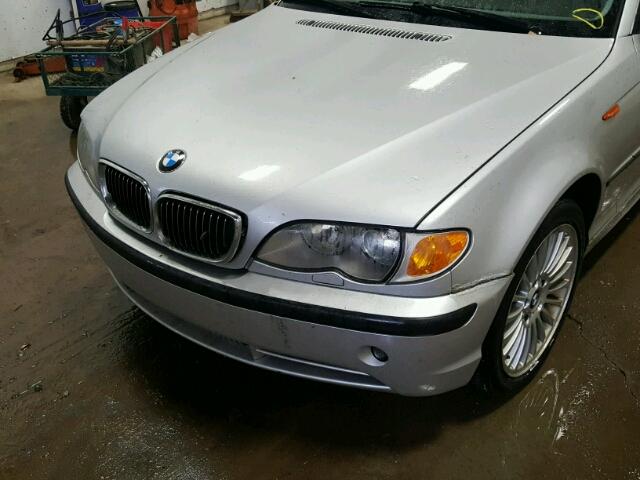 WBAEW53453PG21391 - 2003 BMW 330 XI SILVER photo 9