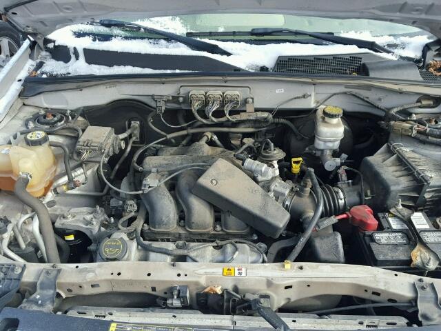 1FMCU94178KC97384 - 2008 FORD ESCAPE LIM SILVER photo 7