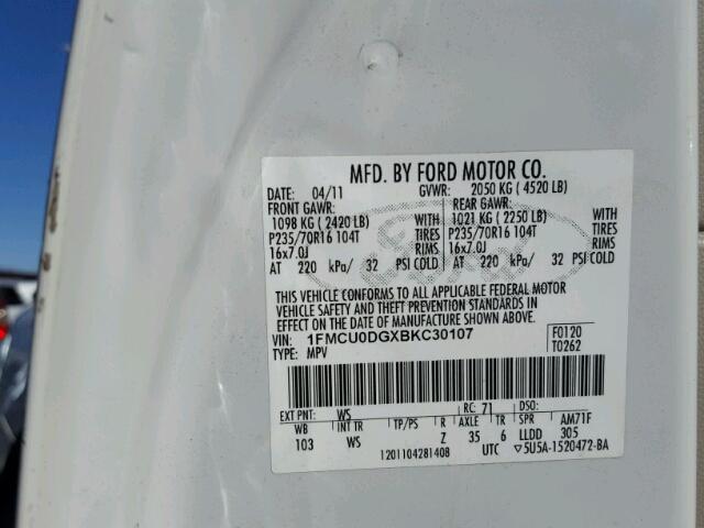 1FMCU0DGXBKC30107 - 2011 FORD ESCAPE XLT WHITE photo 10