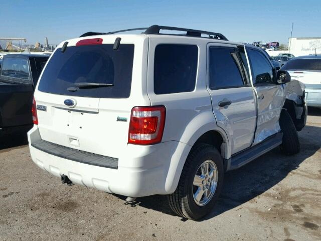 1FMCU0DGXBKC30107 - 2011 FORD ESCAPE XLT WHITE photo 4