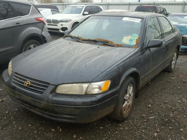 JT2BG22K5X0282539 - 1999 TOYOTA CAMRY LE BLACK photo 2