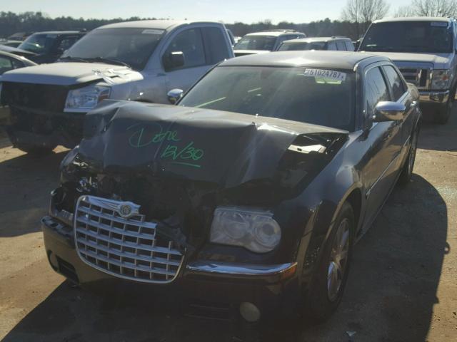 2C3KA63H77H653753 - 2007 CHRYSLER 300C BLACK photo 2