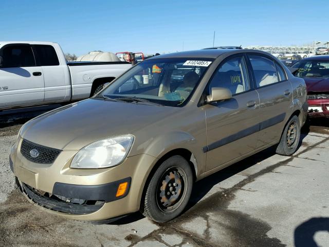 KNADE123476261359 - 2007 KIA RIO BASE GOLD photo 2