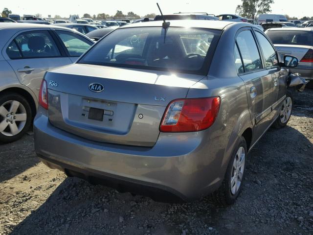 KNADH4A3XA6675697 - 2010 KIA RIO LX GRAY photo 4